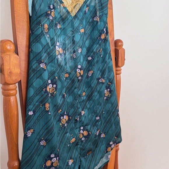 Free People floral lace slip romper in a gorgeous teal blue tone 🌿 - Picture 4 of 7